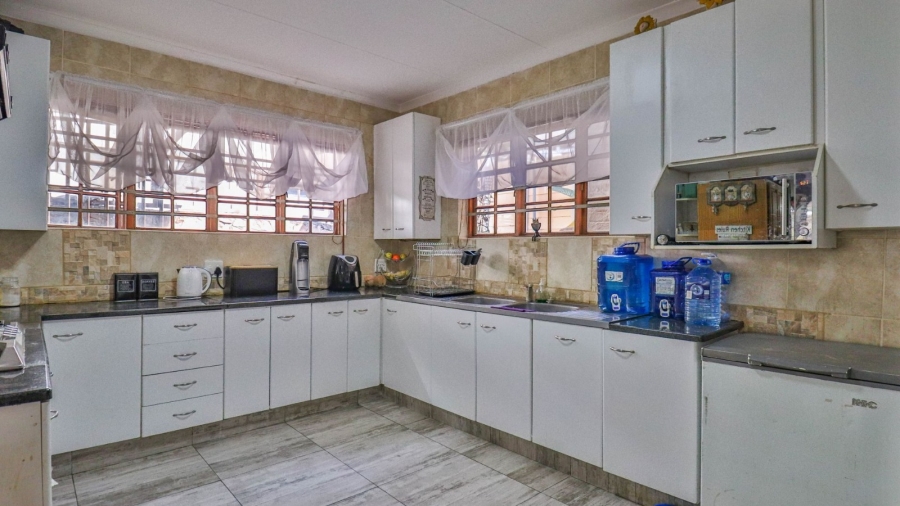 To Let 3 Bedroom Property for Rent in Protea Park North West
